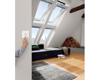 Ventana giratoria eléctrica Velux GGL 207021 laminado de seguridad