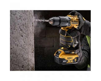 Taladro percutor XR 18V con 2 baterías Li-Ion 5Ah y maletín TSTAK Dewalt DCD100YP2T-QW