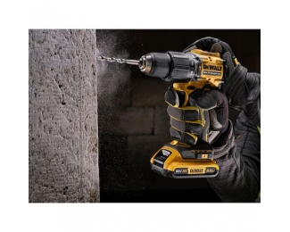 Taladro percutor XR 18V con 2 baterías Li-Ion 2Ah y maletín TSTAK Dewalt DCD100YD2T-QW