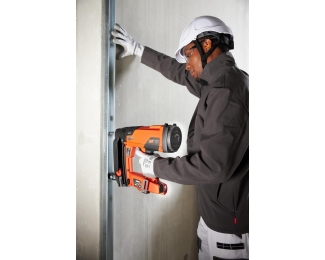 Clavadora a gas y batería Spit 40P en maletín