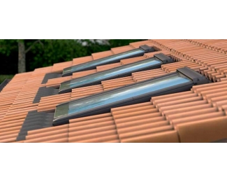 Ventana para baja pendiente giratoria manual Velux GBL 2015 laminado de seguridad