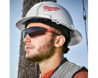 Gafas de seguridad tintadas Performance Milwaukee 4932471884