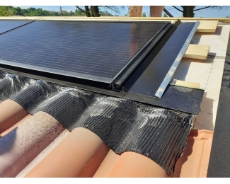 Teja solar fotovoltaica Universal La Escandella