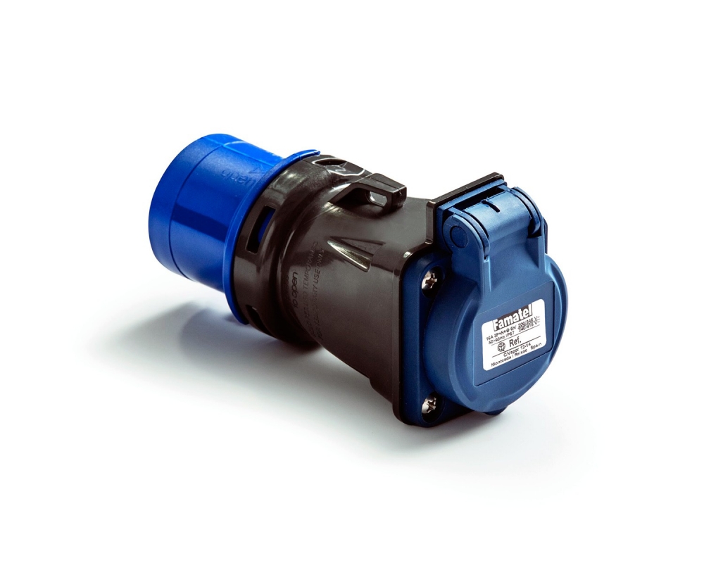 Adaptador clavija CEE 3P - base schuko IP54 Famatel 13910
