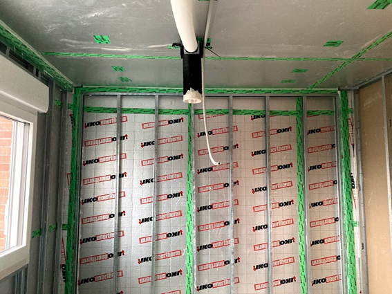 Instalación de lámina hermética en obra bajo estándares passivhaus Instalación de lámina hermética en obra con Sasmak