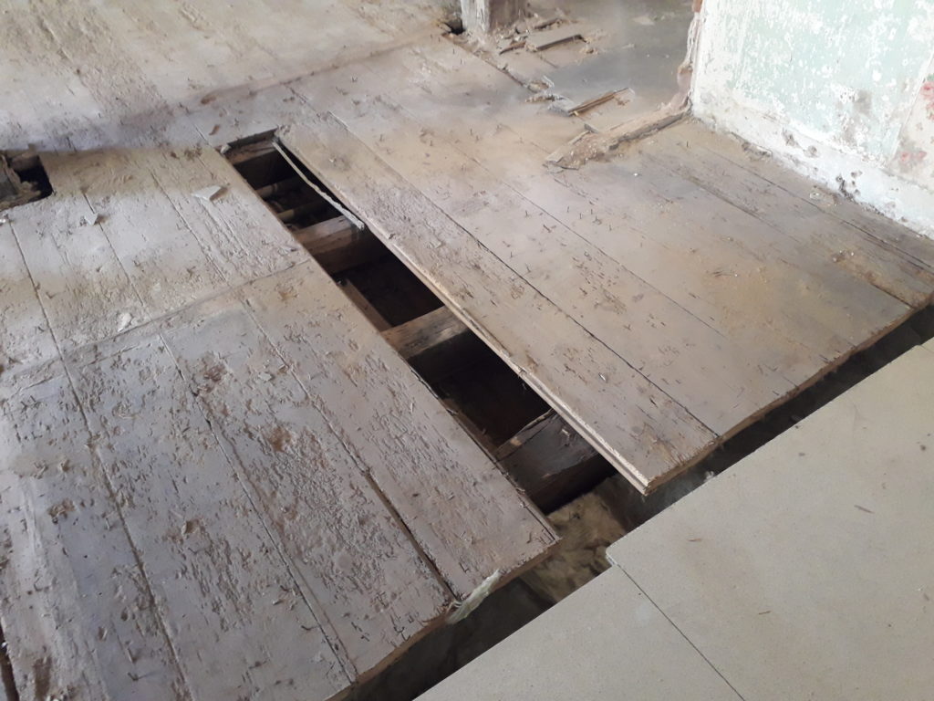 Obra rehablitación en edificio de Donostia. Soporte sin nivelar.