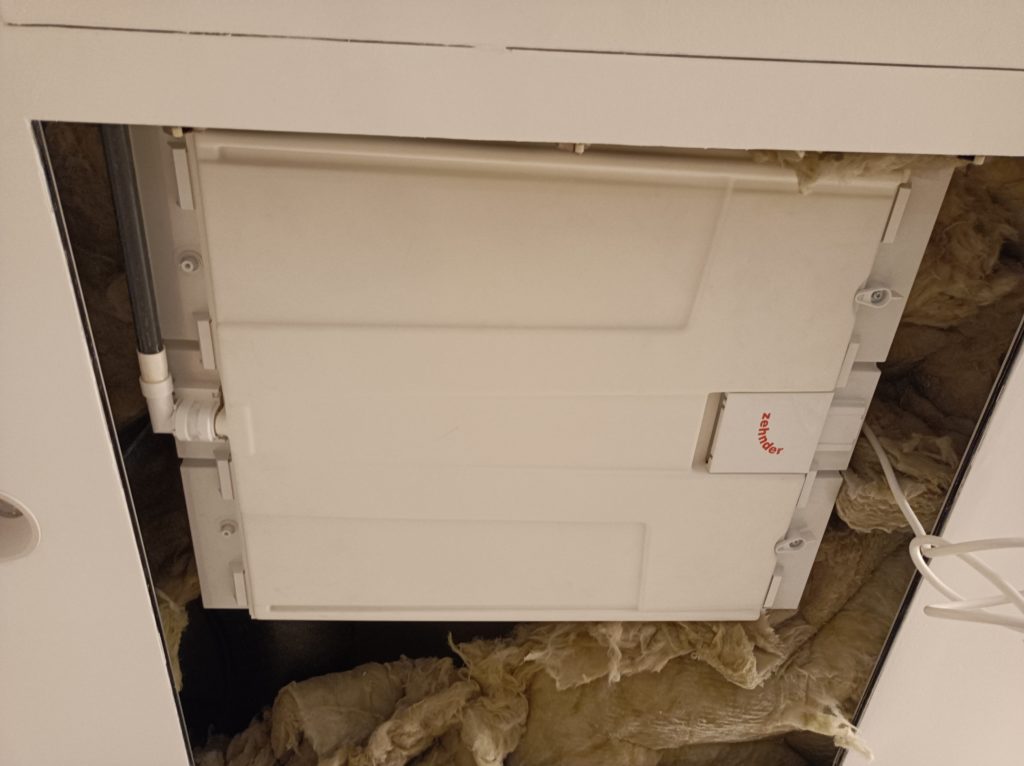 Instalación de sistemas de ventilación mecánica Zehnder en obra de edificio antiguo